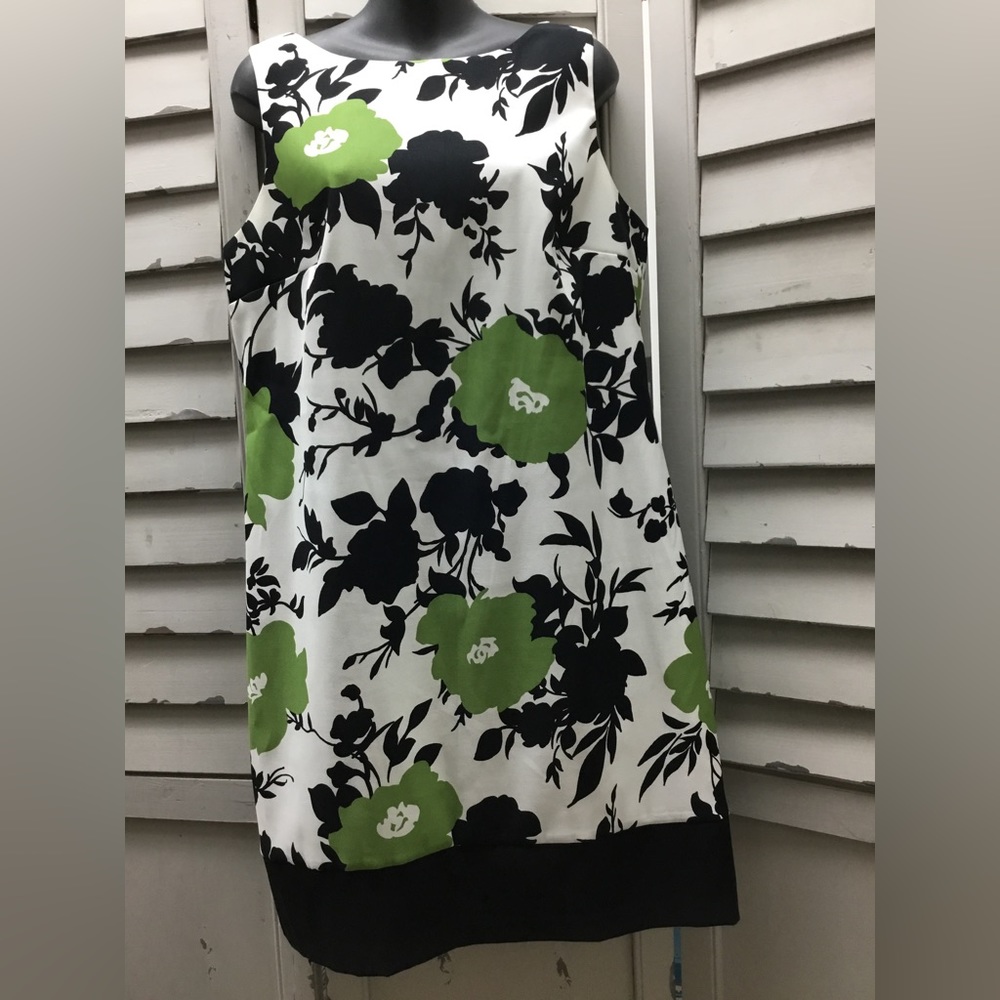 Alyx dress with pops of green and black botanical design Sz 14
